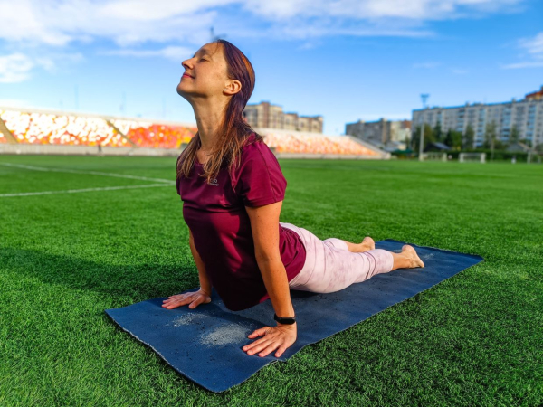 Собака мордой вверх: поза в йоге, асана, как правильно делать